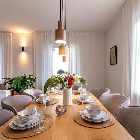 Stilvolles City-Apartment I Netflix I Wlan L Stellplatz I Zentral Schwarzenberg  Luaran gambar