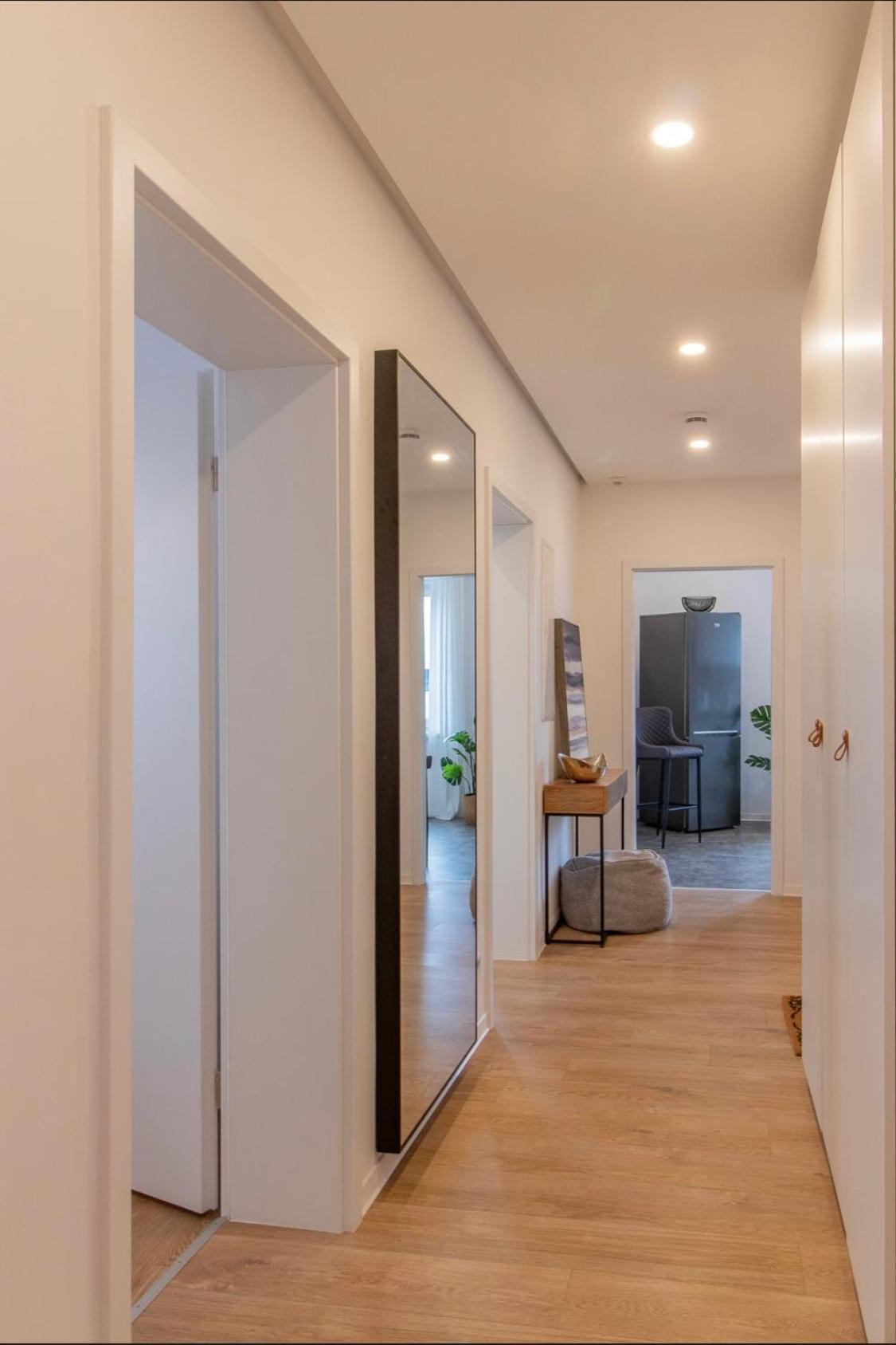 Stilvolles City-Apartment I Netflix I Wlan L Stellplatz I Zentral Schwarzenberg  Luaran gambar
