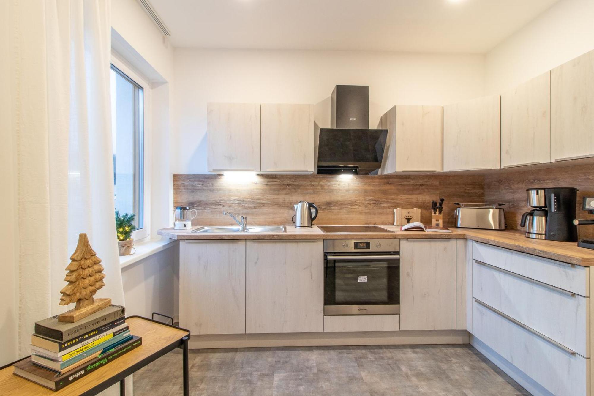 Stilvolles City-Apartment I Netflix I Wlan L Stellplatz I Zentral Schwarzenberg  Luaran gambar