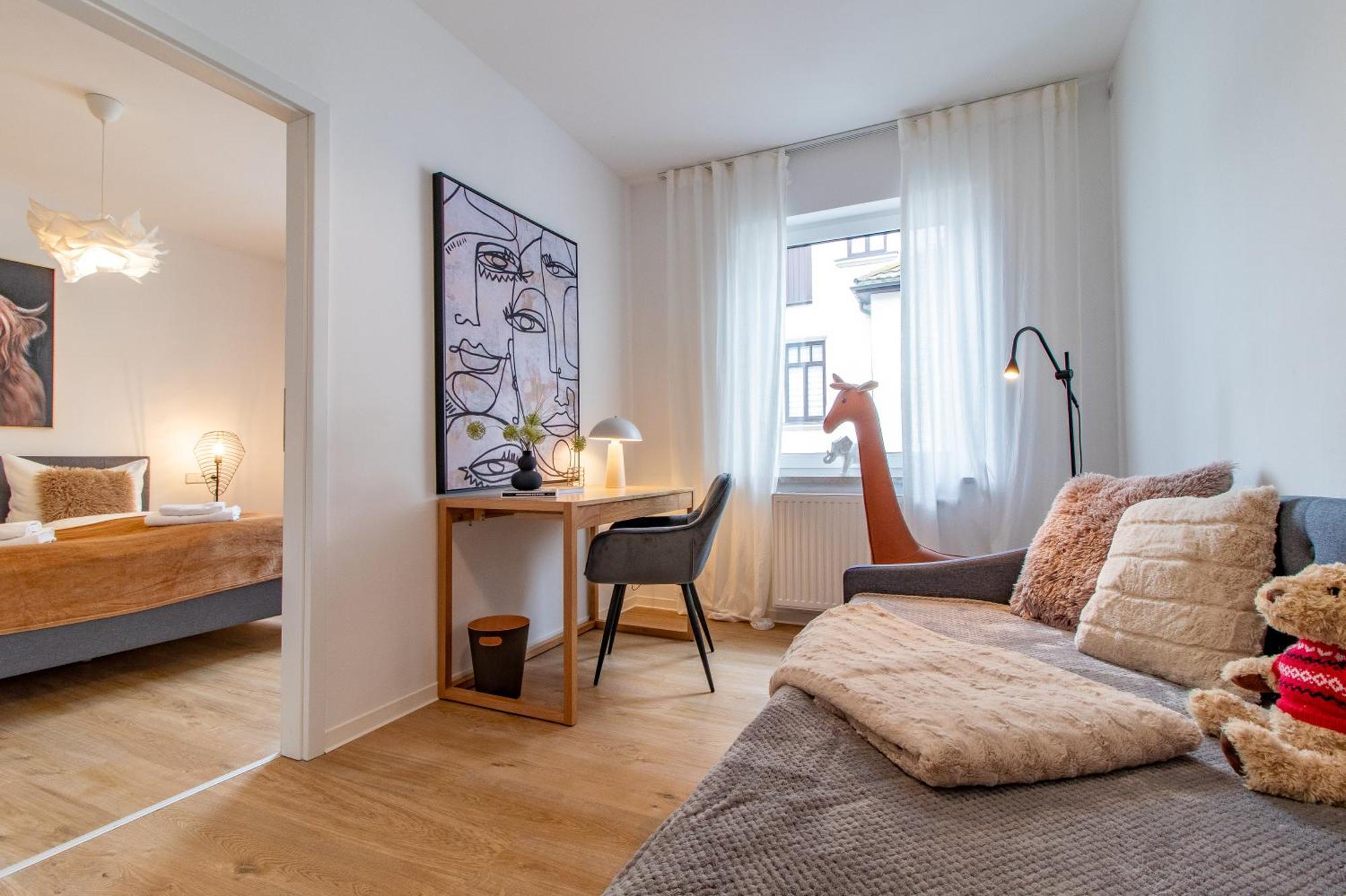 Stilvolles City-Apartment I Netflix I Wlan L Stellplatz I Zentral Schwarzenberg  Luaran gambar
