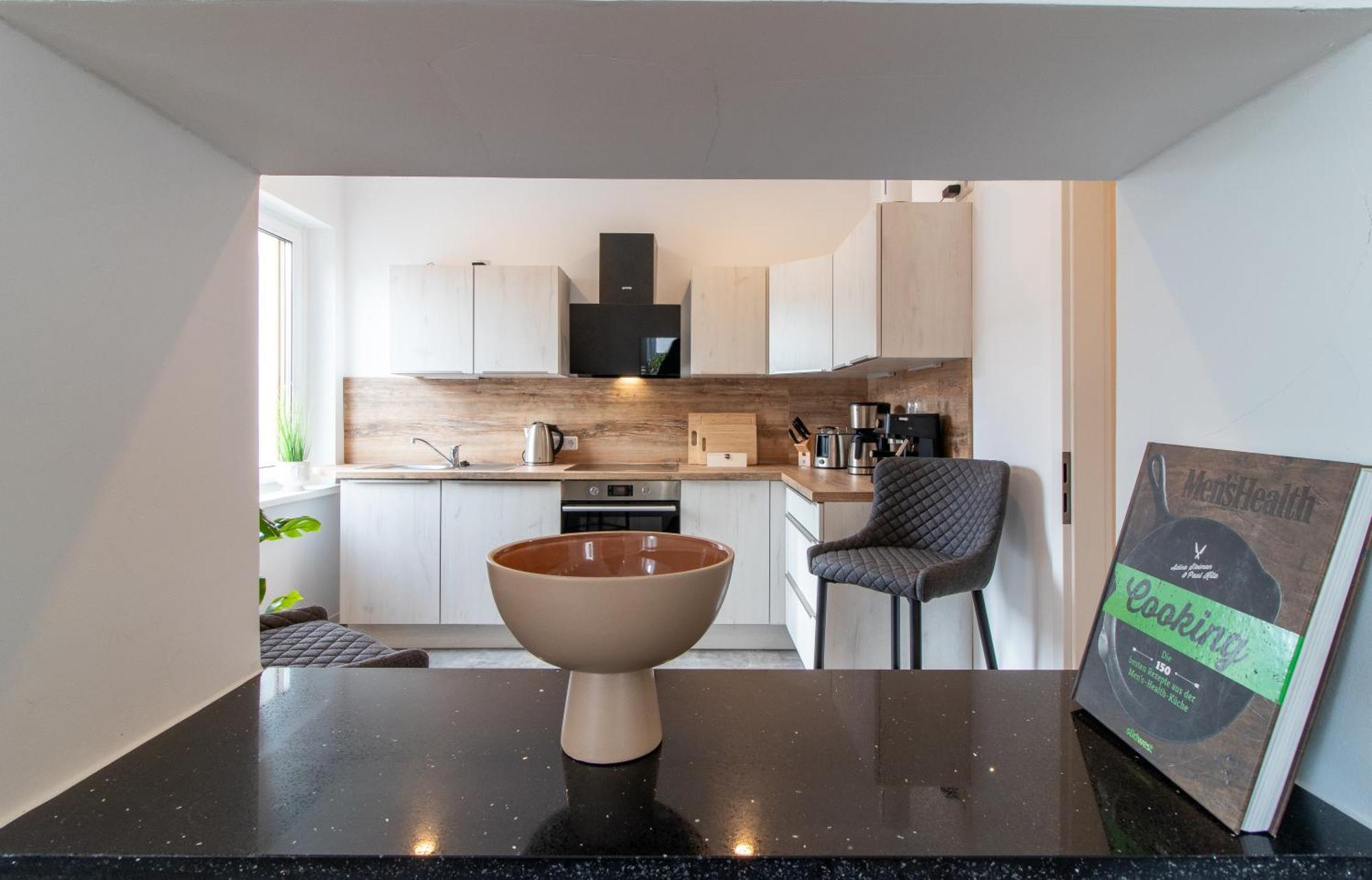 Stilvolles City-Apartment I Netflix I Wlan L Stellplatz I Zentral Schwarzenberg  Luaran gambar