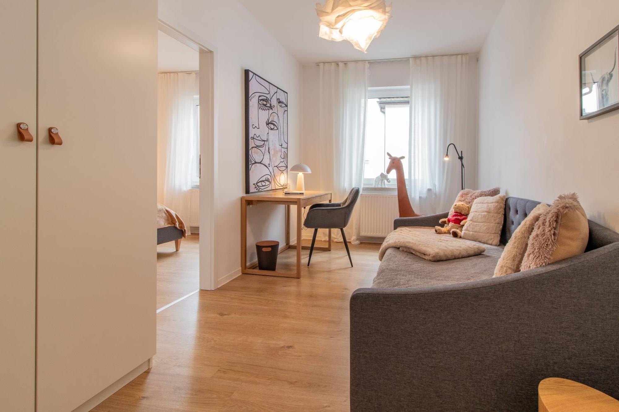 Stilvolles City-Apartment I Netflix I Wlan L Stellplatz I Zentral Schwarzenberg  Luaran gambar