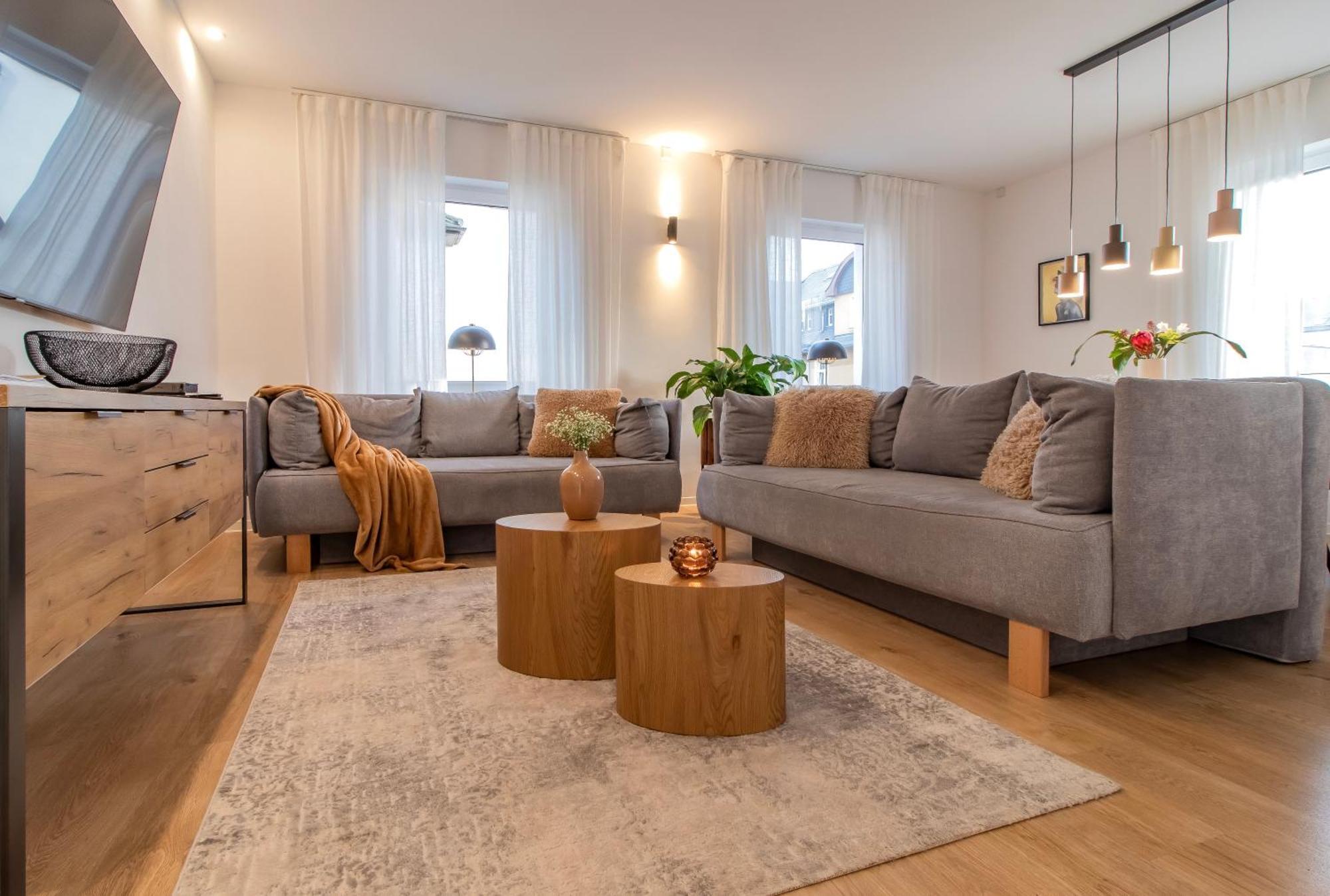 Stilvolles City-Apartment I Netflix I Wlan L Stellplatz I Zentral Schwarzenberg  Luaran gambar