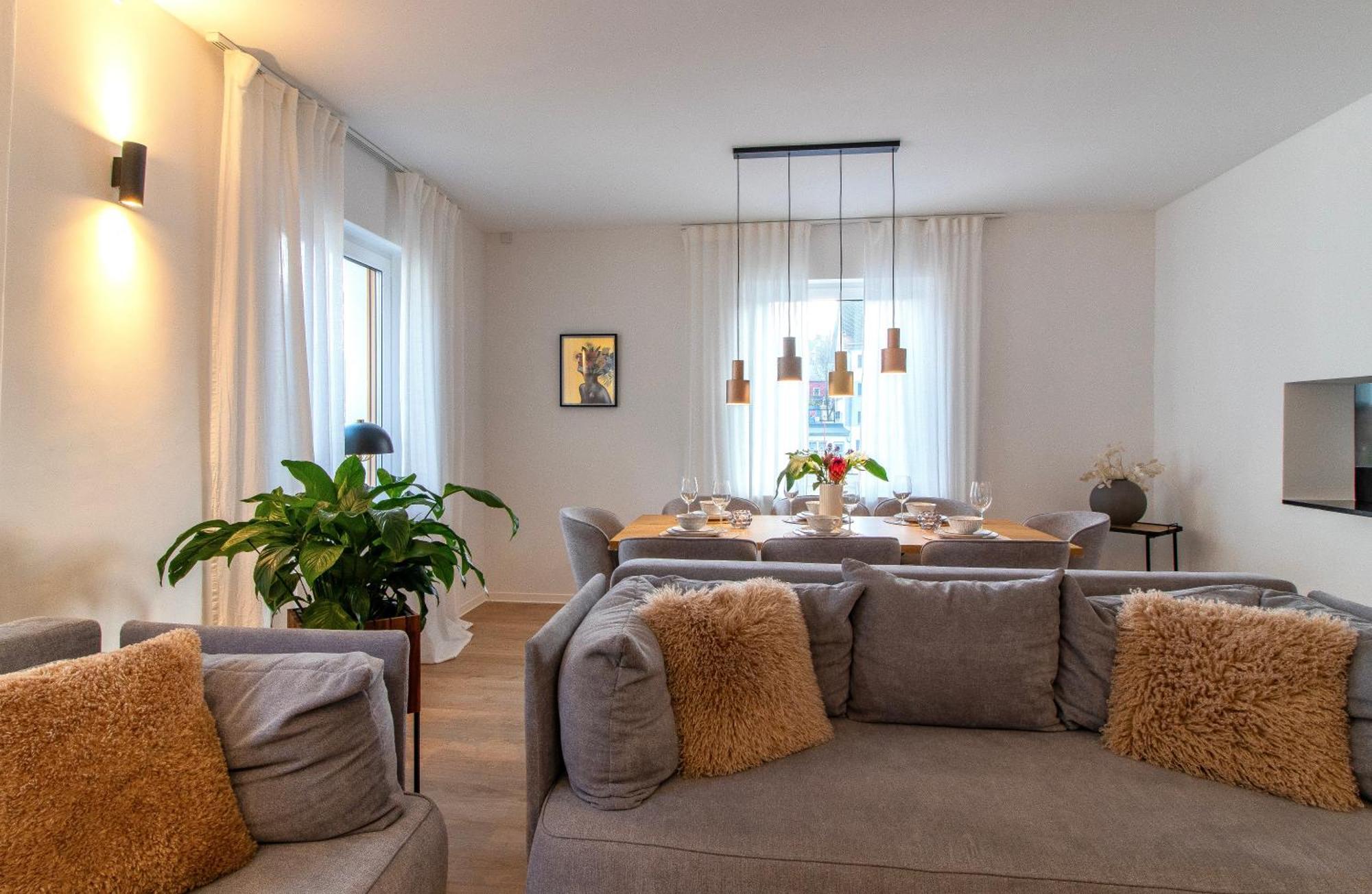 Stilvolles City-Apartment I Netflix I Wlan L Stellplatz I Zentral Schwarzenberg  Luaran gambar