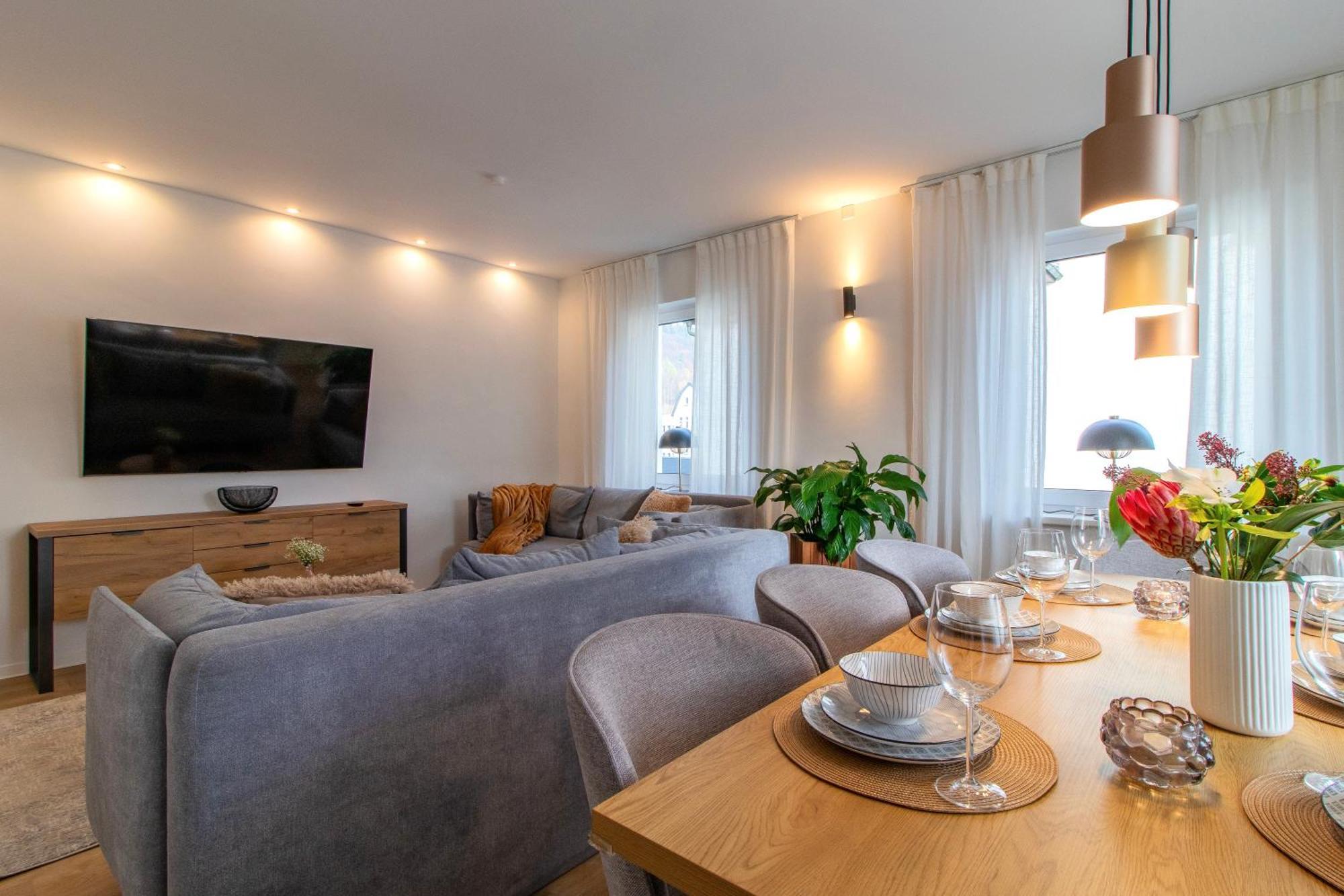 Stilvolles City-Apartment I Netflix I Wlan L Stellplatz I Zentral Schwarzenberg  Luaran gambar